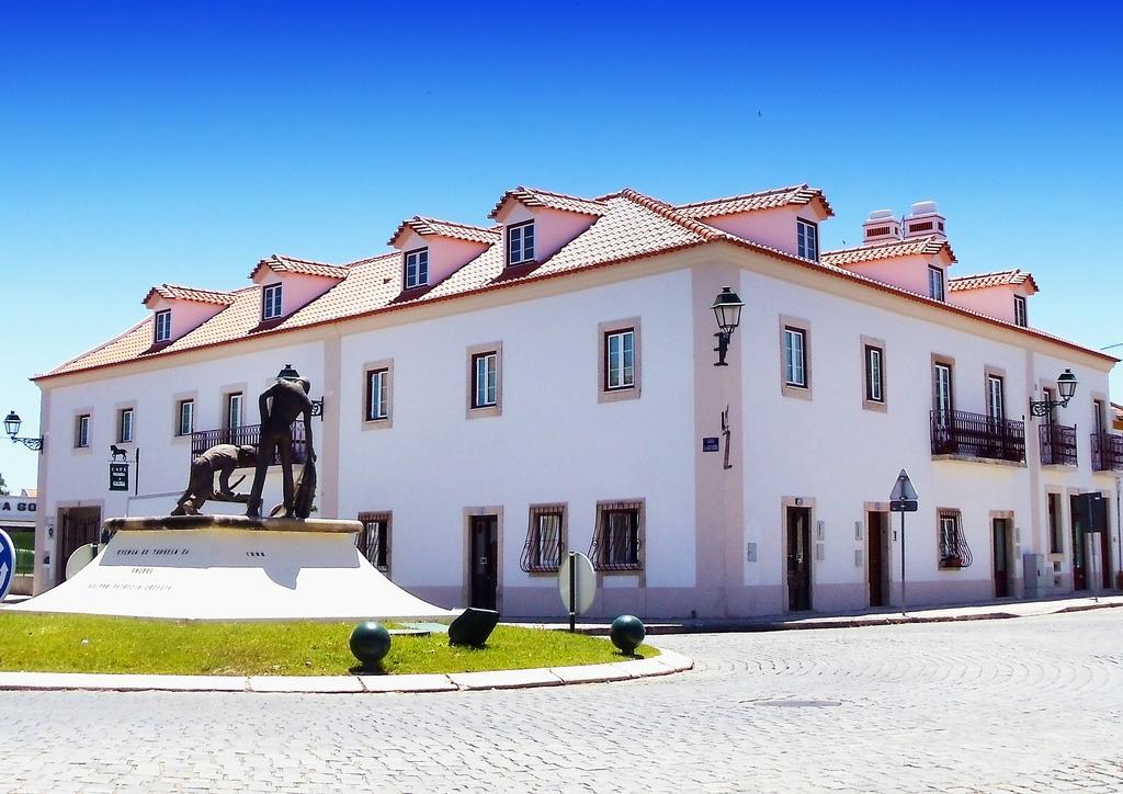 Casa Do Largo - Golega - Turismo De Habitacao Hotel Eksteriør billede