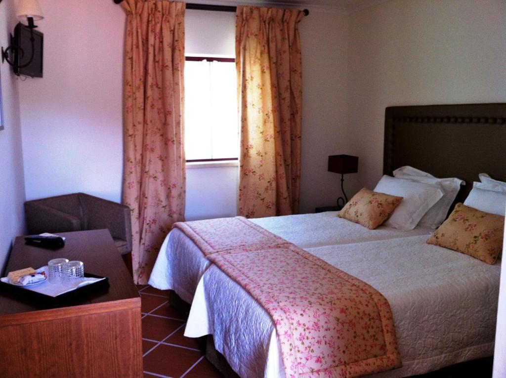 Casa Do Largo - Golega - Turismo De Habitacao Hotel Værelse billede