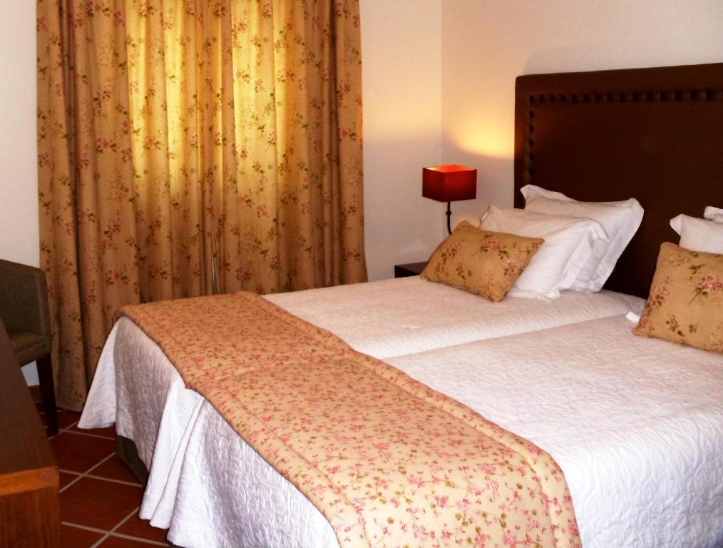 Casa Do Largo - Golega - Turismo De Habitacao Hotel Værelse billede