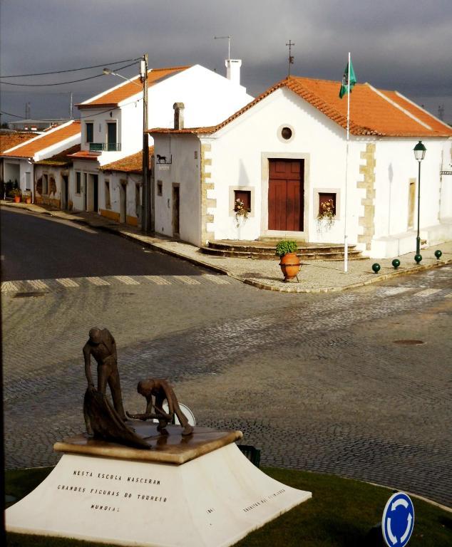Casa Do Largo - Golega - Turismo De Habitacao Hotel Eksteriør billede